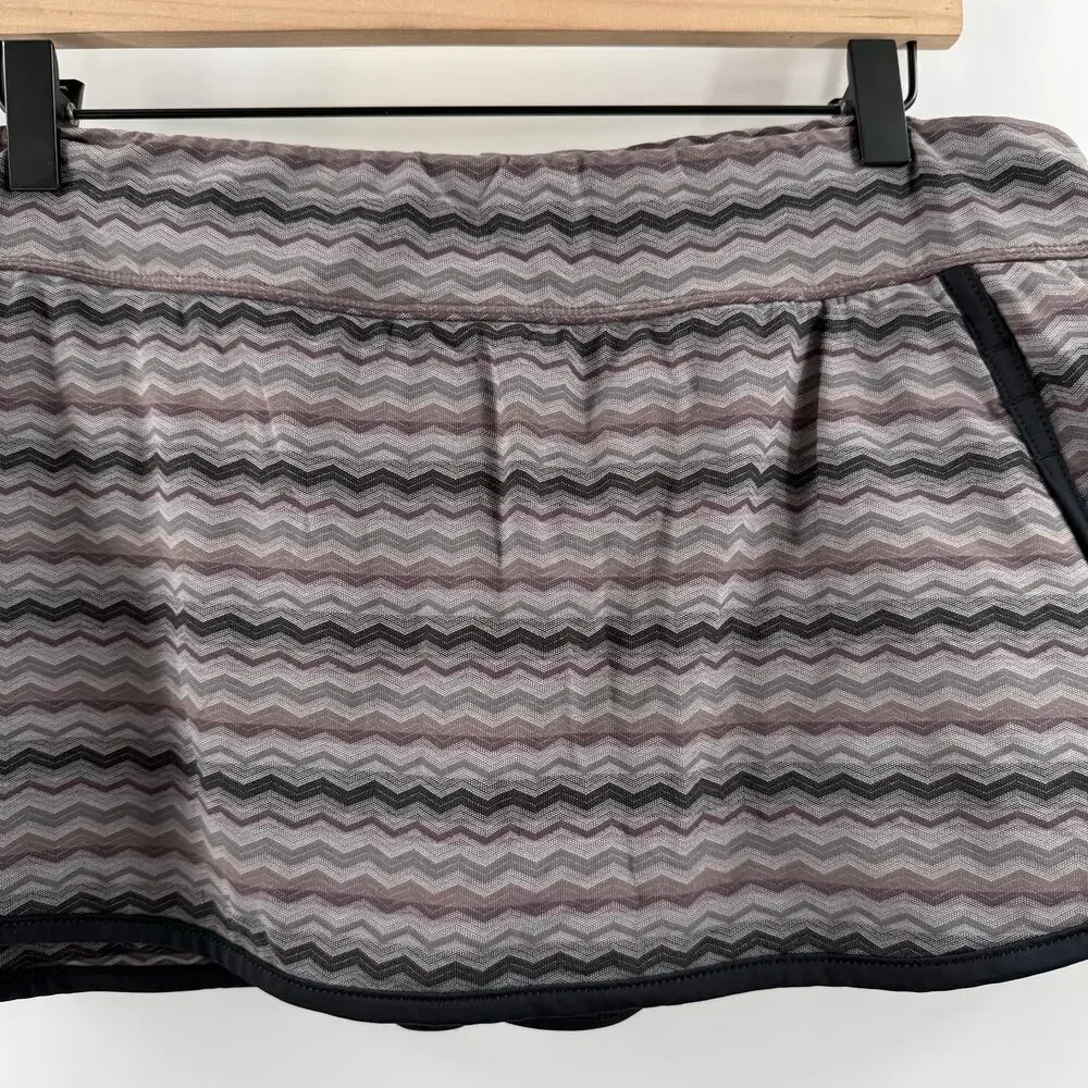Athleta Swim Skort Size XL Ripple Skirt Swim Gray Chevron Black Built In Brief